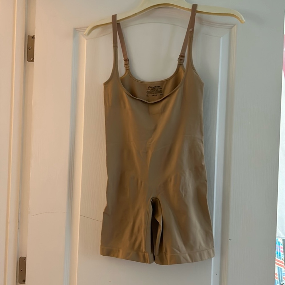 Maidenform flexees body slimming suit.